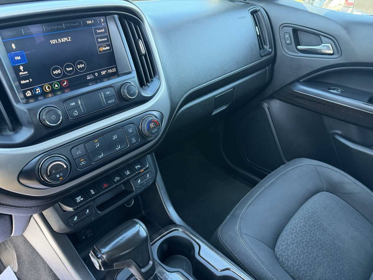 Used 2020 GMC Canyon SLE w/ Driver Alert Package AWD/4WD image 17