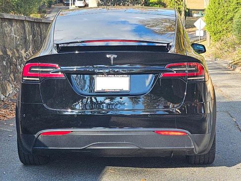 Used 2022 Tesla Model X Plaid image 9