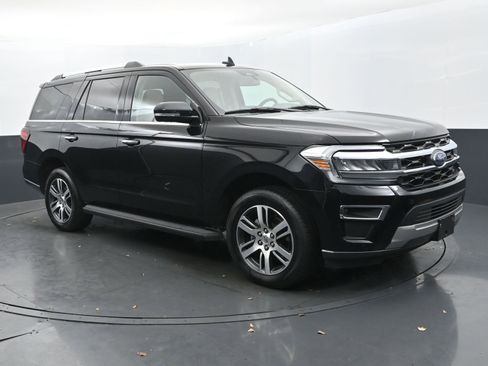 Used 2024 Ford Expedition Limited image 7