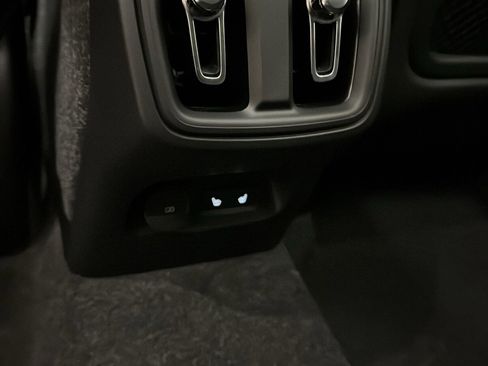 Used 2026 Volvo XC40 B5 Plus w/ Protection Package Premier image 28