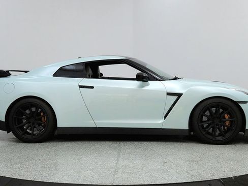 Used 2010 Nissan GT-R Premium image 6