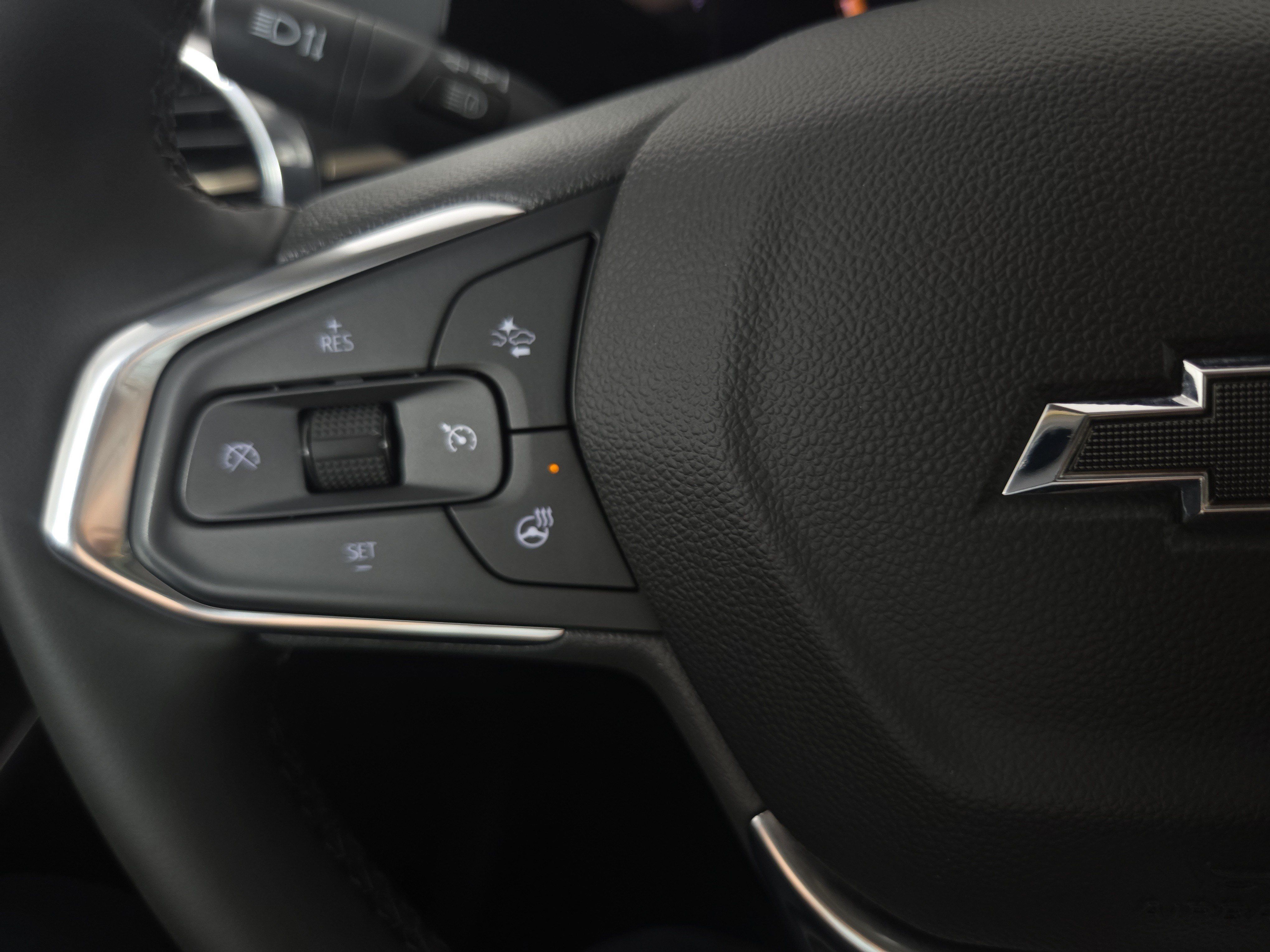 Used 2025 Chevrolet Trax ACTIV w/ Sunroof Package FWD image 15