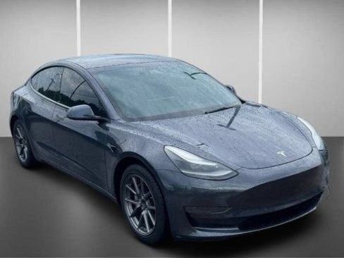 Used 2021 Tesla Model 3 Standard Range Plus RWD image 2