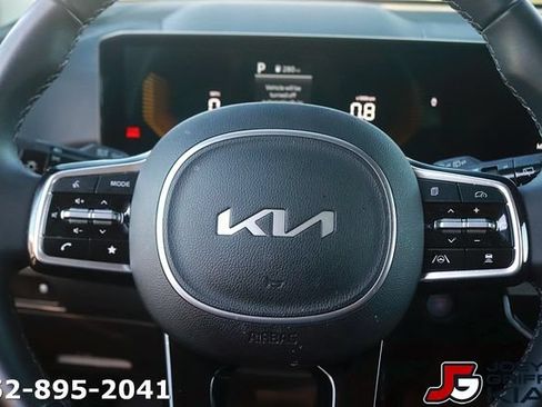 Certified 2025 Kia Sorento S w/ Panoramic Sunroof Package FWD image 19