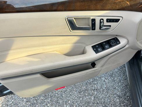 Used 2014 Mercedes-Benz E 350 Sedan image 20