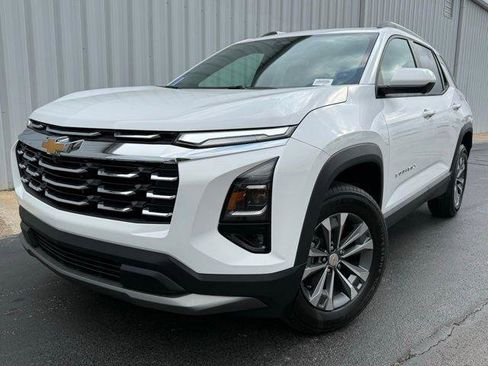 New 2026 Chevrolet Equinox LT w/ Convenience Package II FWD image 1
