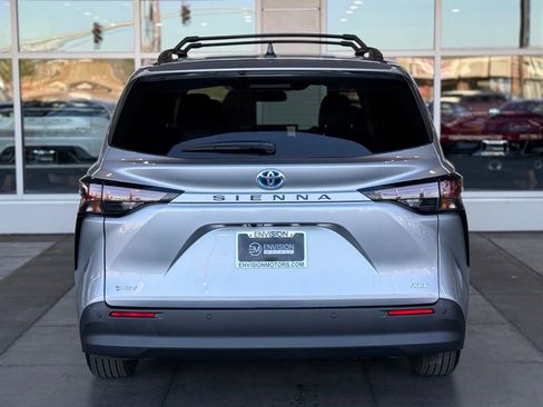 Used 2025 Toyota Sienna XLE w/ XLE Plus Package image 11