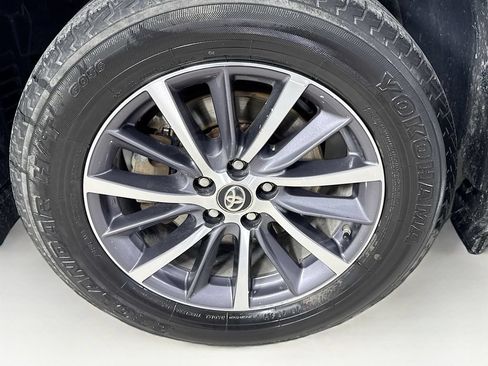 Used 2018 Toyota Highlander XLE AWD/4WD image 43