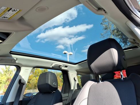 Certified 2025 Land Rover Discovery Sport S image 29