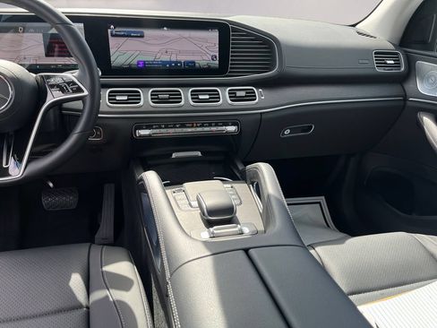 Used 2026 Mercedes-Benz GLS 450 4MATIC image 8