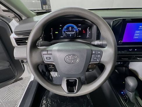 Certified 2025 Toyota Camry LE AWD/4WD image 10