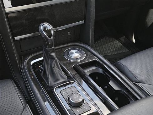 Used 2022 INFINITI QX80 Luxe w/ All-Season Package RWD image 21