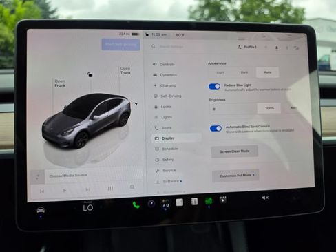 Used 2025 Tesla Model Y Long Range AWD/4WD image 51
