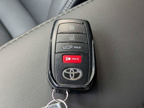 Used 2023 Toyota Corolla Cross XLE w/ Convenience Package image 39