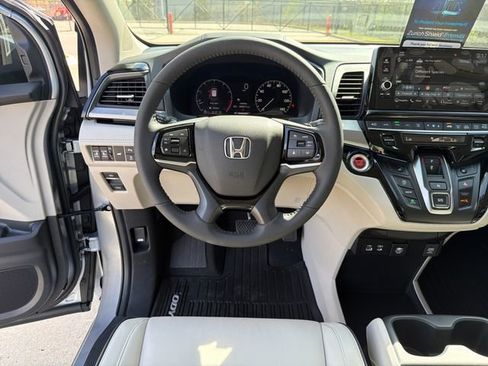 New 2026 Honda Odyssey Touring image 16