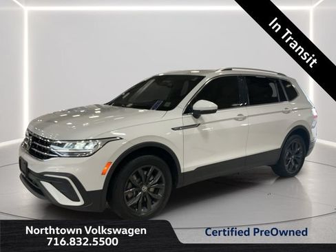 Certified 2024 Volkswagen Tiguan SE w/ Panoramic Sunroof Package AWD/4WD image 1