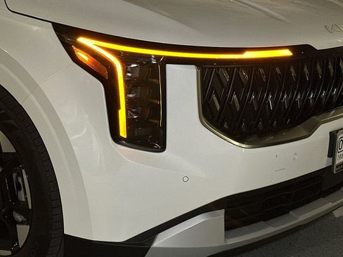 New 2026 Kia Carnival EX FWD image 11