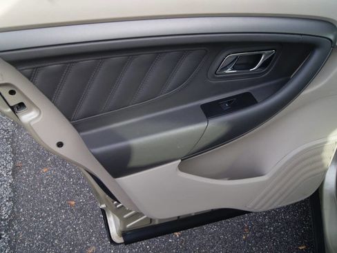 Used 2010 Ford Taurus SEL image 20