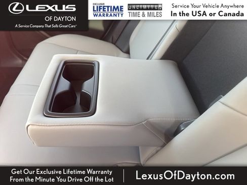 Used 2023 Toyota Venza XLE image 33