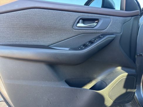 Certified 2023 Nissan Rogue SV image 23