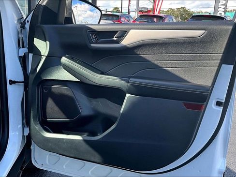 Used 2022 Ford Escape SE w/ Cold Weather Package image 26