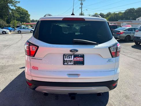 Used 2018 Ford Escape SE w/ SE Sync 3 Package FWD image 8
