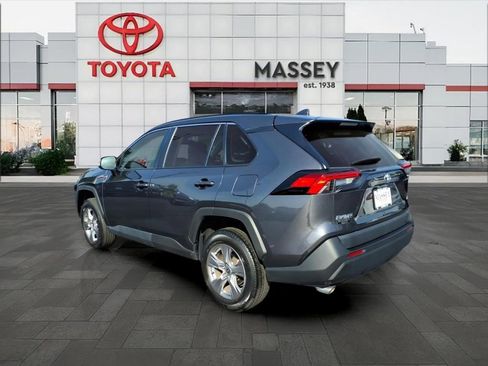 Used 2023 Toyota RAV4 XLE w/ Convenience Package FWD image 5