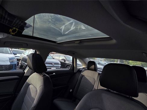 New 2026 Volkswagen Jetta SE FWD image 24
