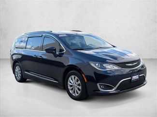 Used 2018 Chrysler Pacifica Touring-L Plus video 3