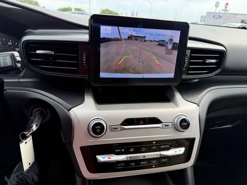 Certified 2022 Ford Explorer 2WD image 16