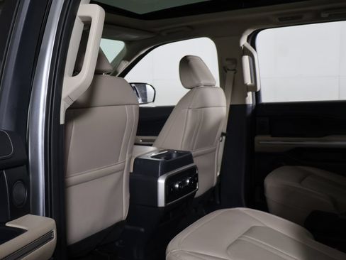 Used 2022 Ford Expedition Limited AWD/4WD image 34