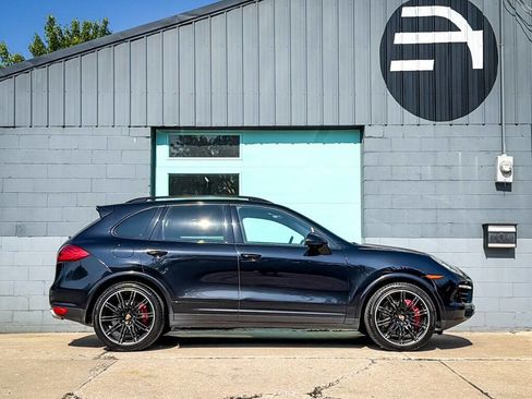 Used 2014 Porsche Cayenne Turbo S AWD/4WD image 8