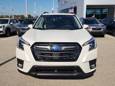 Used 2022 Subaru Forester Limited w/ Popular Package #3 image 8