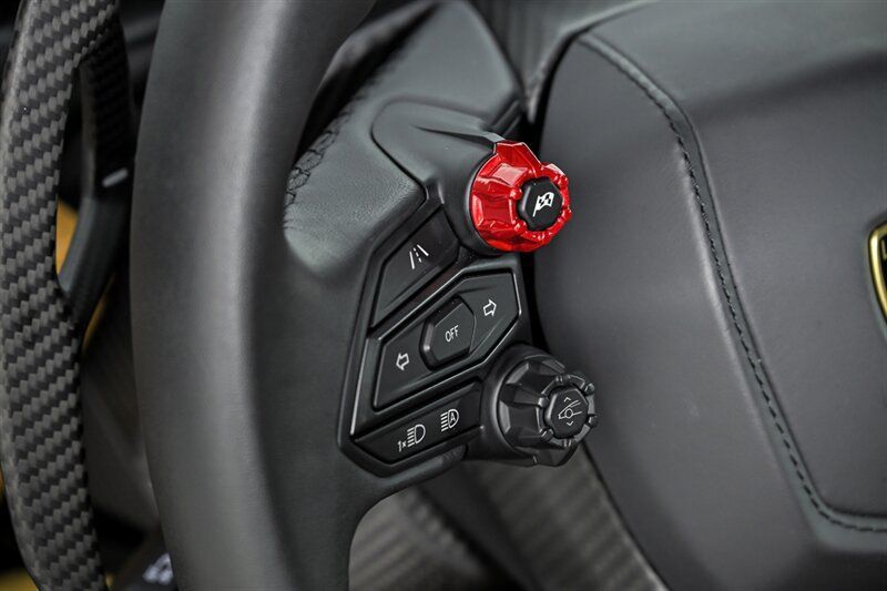 Used 2024 Lamborghini Revuelto AWD/4WD image 61