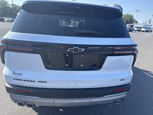 New 2026 Chevrolet Traverse Z71 w/ Enhanced Driving Package image 4