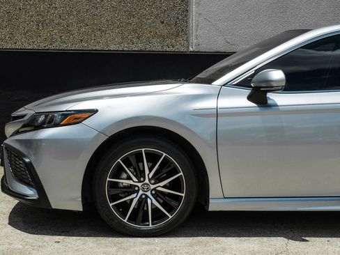 Used 2023 Toyota Camry SE FWD image 15