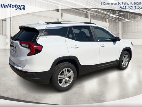 Used 2023 GMC Terrain SLE w/ Driver Convenience Package AWD/4WD image 3