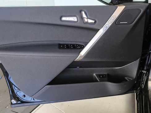 Used 2025 BMW iX xDrive50 w/ Premium Package image 21