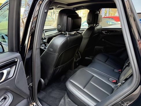 Used 2024 Porsche Macan S image 33