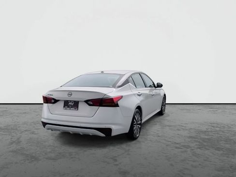 Used 2025 Nissan Altima 2.5 SV FWD image 8