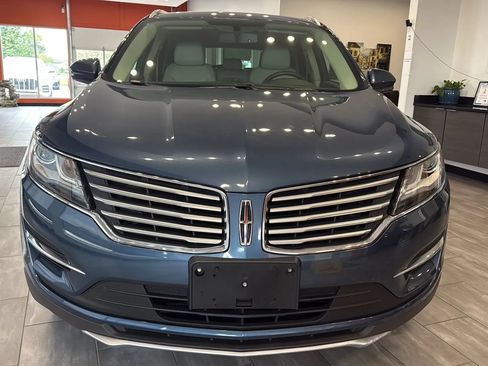 Used 2018 Lincoln MKC Premiere FWD image 2