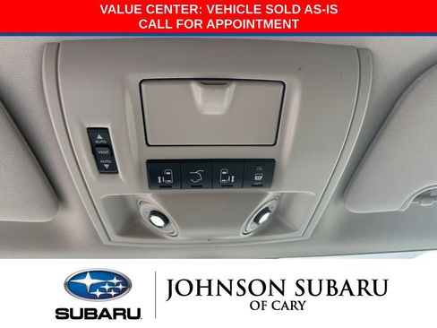 Used 2015 Chrysler Town & Country Limited Platinum FWD image 16