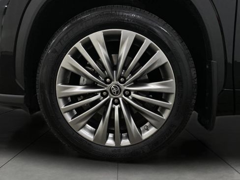 Used 2022 Toyota Highlander Platinum image 13