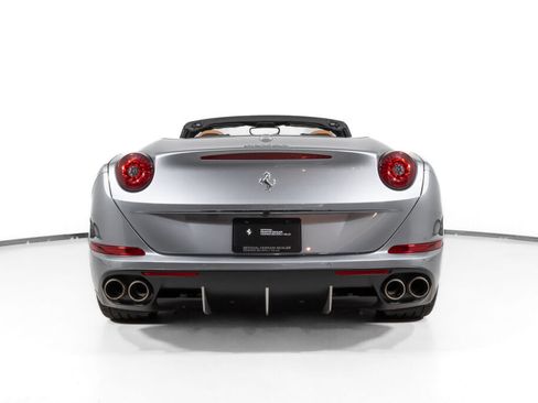 Used 2016 Ferrari California T RWD image 5