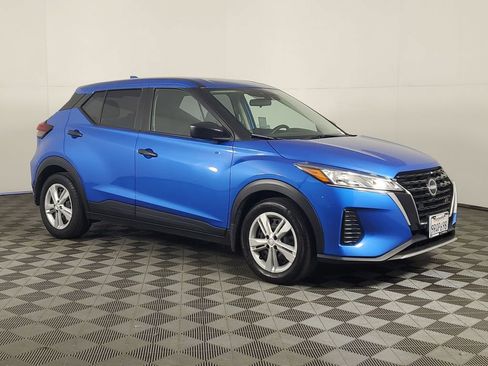 Used 2023 Nissan Kicks S image 2