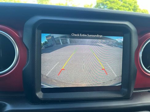 Used 2019 Jeep Wrangler Unlimited Rubicon AWD/4WD image 14