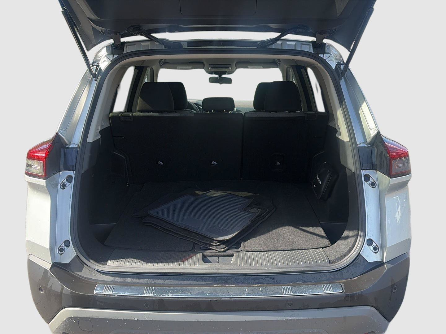 Used 2023 Nissan Rogue SV AWD/4WD image 9