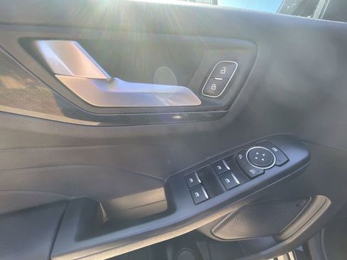 Used 2025 Ford Escape ST-Line FWD image 22