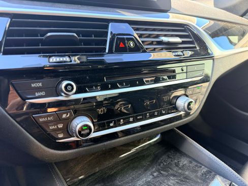 Used 2019 BMW 530i xDrive w/ M Sport Package image 22