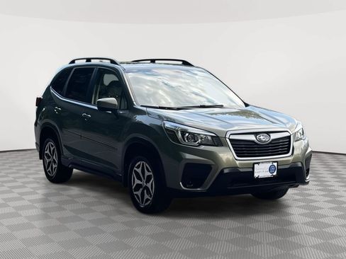 Used 2019 Subaru Forester Premium AWD/4WD image 2